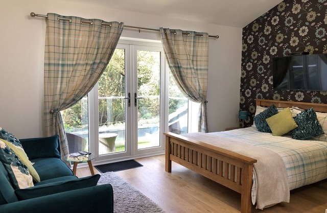 Bel appartement pour 2 avec balcon. Près d'Eden, Heligan et la côte.