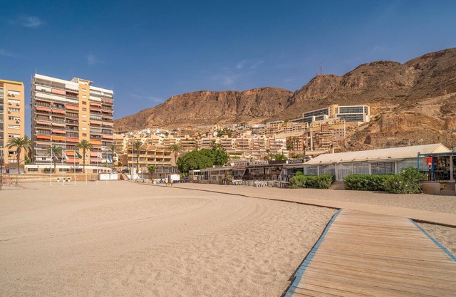 Bel appartement à Aguadulce