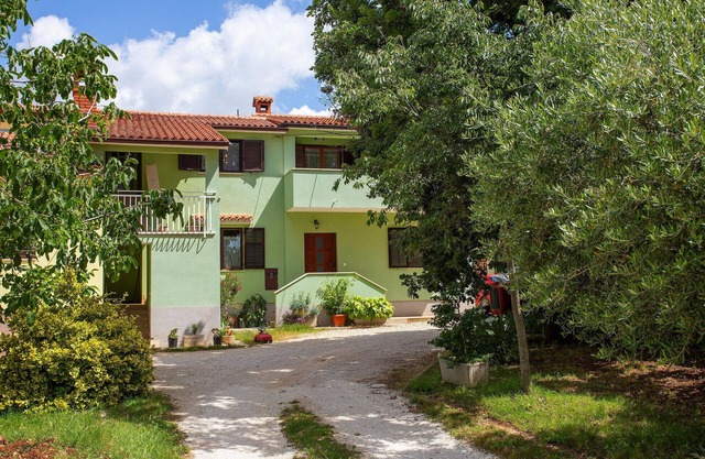 Bel appartement à Cabrunici