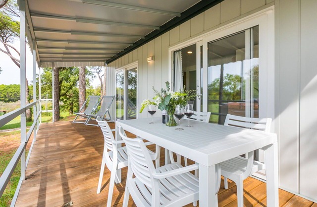 Joli appartement dans une maison de vacances avec climatisation, WIFI, piscine, TV et terrasse