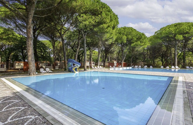 Appartement dans une maison de vacances avec piscine, WIFI, climatisation, terrasse, animaux admis