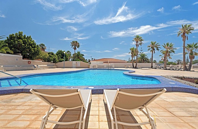 Bel appartement à Costa Silencio avec piscine, Wi-Fi, jardin et terrasse