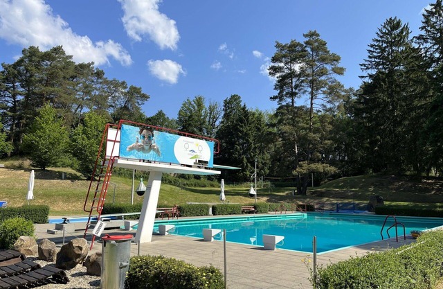 Agréable appartement dans une maison de vacances avec WIFI, piscine, TV, terrasse et animaux admis