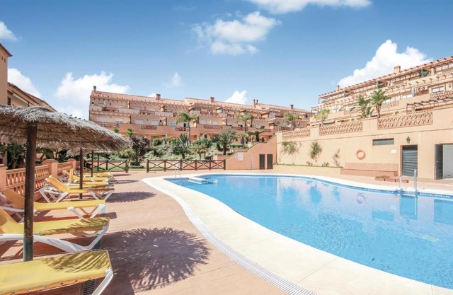 Beautiful Apartment In Mijas Costa With 2 Bedrooms, Outdoor Swimming Pool And Swimming Pool