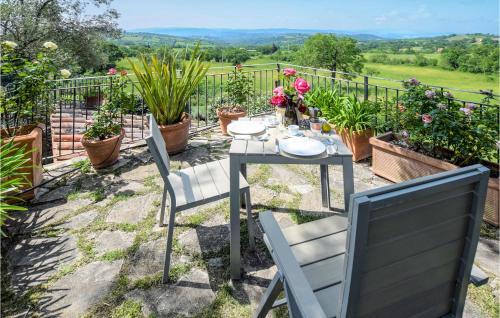 Beautiful Apartment In Loc, Scalabrelli