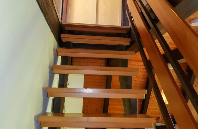 Confortable appartement dans une maison de vacances avec piscine, TV, terrasse et animaux admis