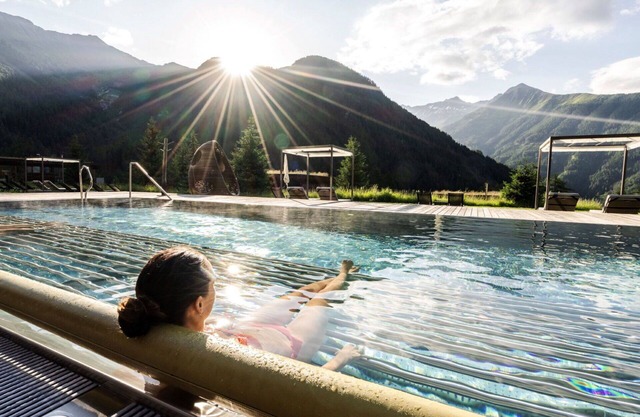 Bel appartement dans une maison de vacances pour 6 personnes avec piscine, WIFI, TV et terrasse