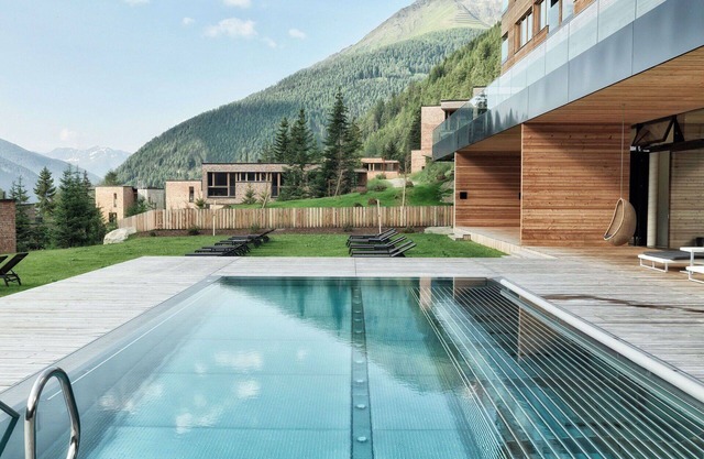 Agréable appartement dans une maison de vacances avec WIFI, piscine, TV, balcon et vue panoramique