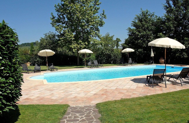 Appartement dans une maison de vacances avec piscine, WIFI, TV, terrasse, près de San Gimignano