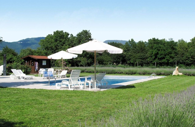 Bel appartement dans une maison de vacances avec piscine, climatisation, WIFI, TV et terrasse