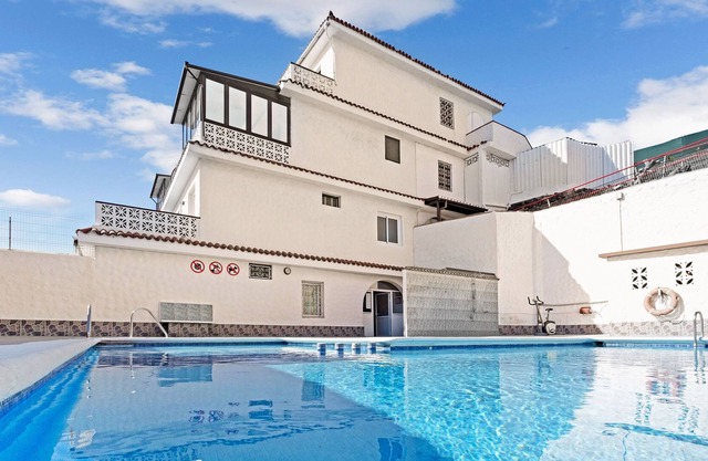 Beautiful Apartment La Marina with Mountain View, Wi-Fi, Terrace & Shared Pool