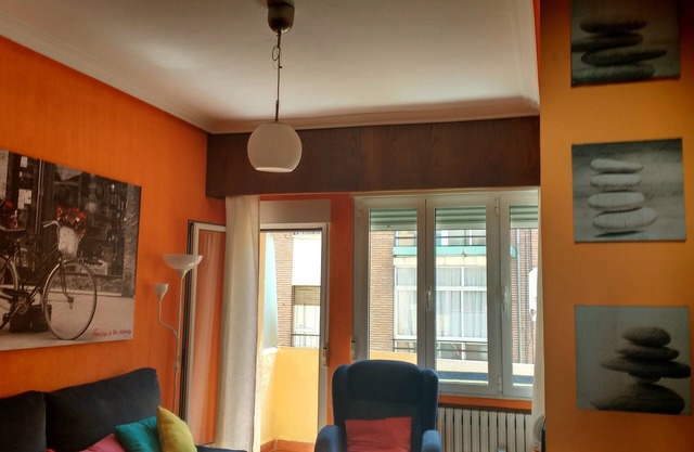 Bel appartement avec garage dans une urbanisation privée.