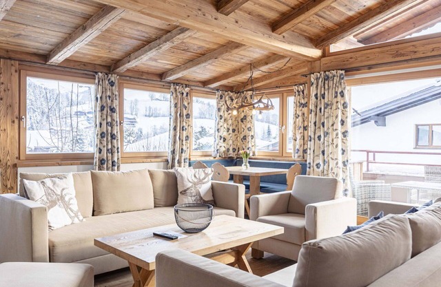 Bonito apartamento para 6 personas con jacuzzi, WIFI, TV, balcón y aparcamiento