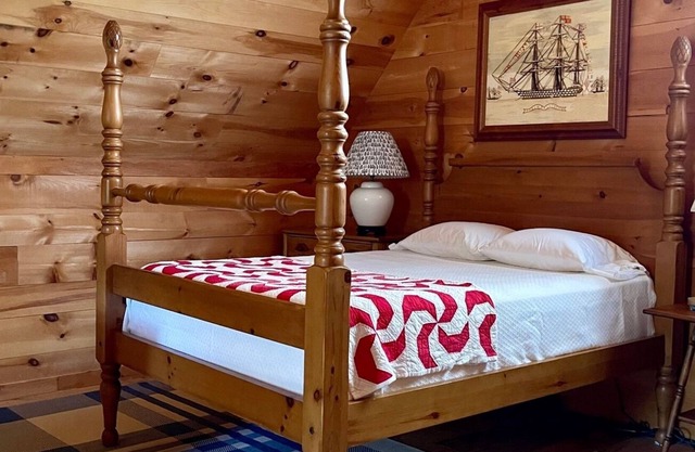 Beautiful barn apartment walking distance to downtown Brooklin