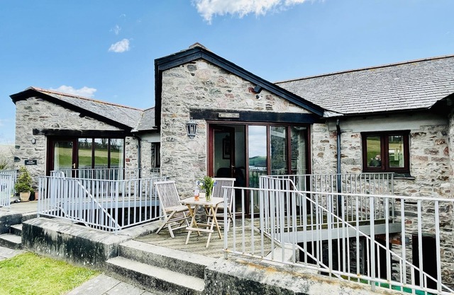 Barnfield, Dittisham