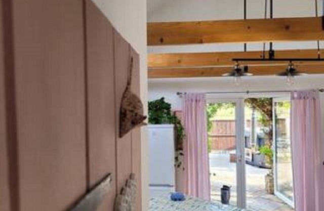 Chalet confortable idéal pour les familles et les propriétaires d'animaux situés à proximité du château de Leeds