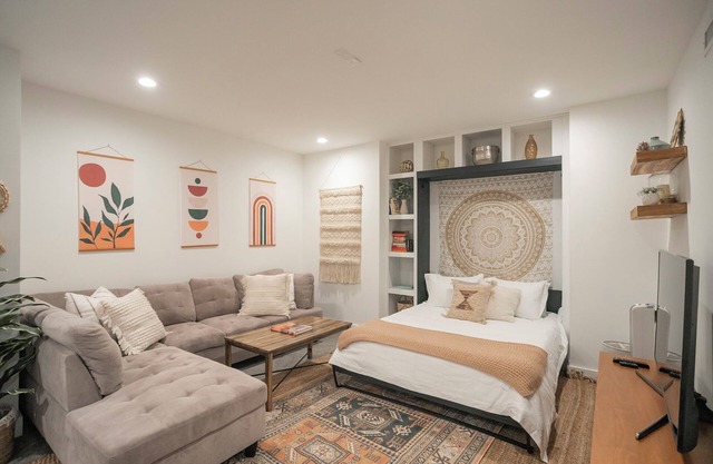 Beautiful Basement Home Downtown Nashville area