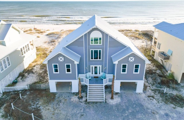 Beautiful Beachfront Home, Sleeps 16, Pet Friendly, Community Pools, Views For D