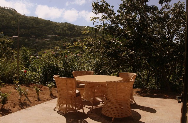 Belle Bella Vivace avec Rolling Mountain et la baie de Nicoya