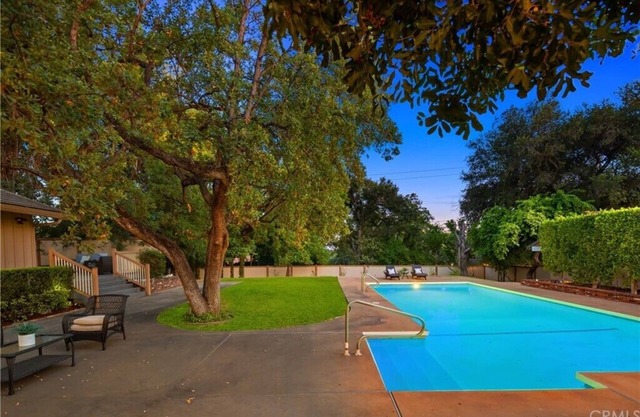 Beautiful big house: 5bedrooms with pool in Arcadia