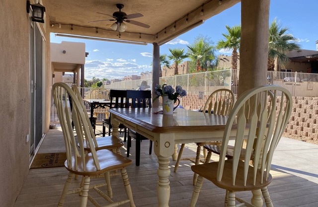 Beautiful Big House one block from the Colorado River