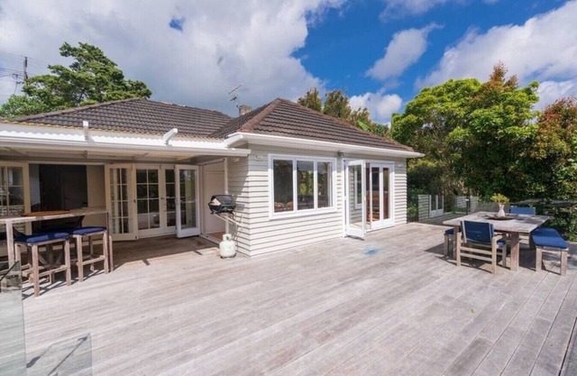 Beautiful Birkenhead Home (Furnished Rentals)
