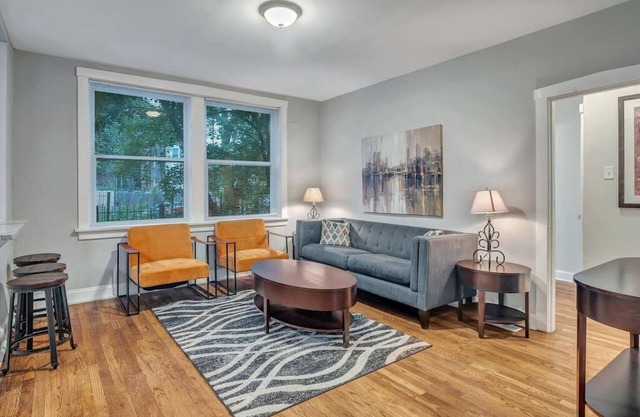Beautiful, Brand New Tower Grove Unit! (1s)