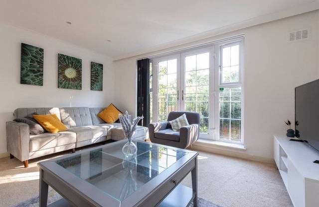 Beautiful Bromley perfect for contractors and families