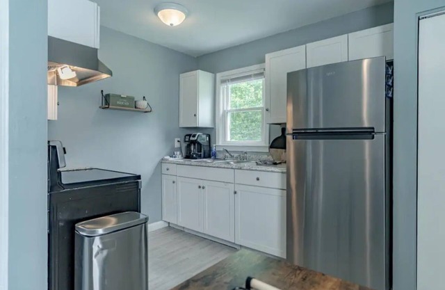 Beautiful Bungalow close to Downtown