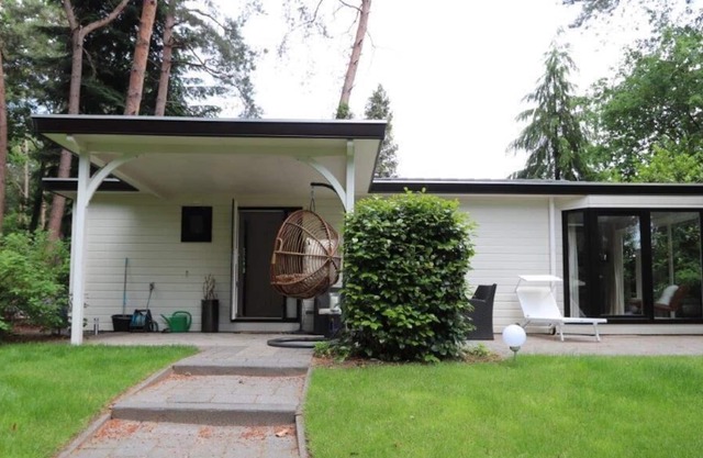 Beautiful Bungalow In The Woods At Bennekom