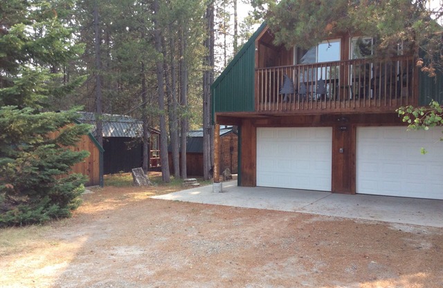 Trois cabines pour le prix d'une près de West Yellowstone à Island Park!