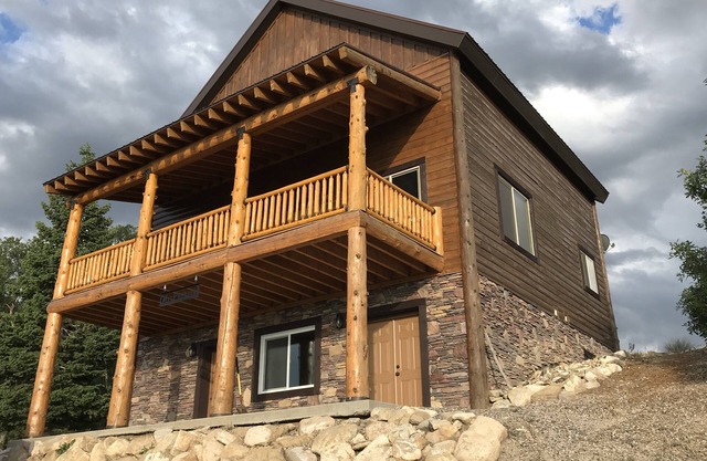 Belle cabine niché dans les montagnes de l'Utah situé dans Pine Creek Resort