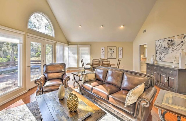 Beautiful Callawassie Island Home w/ Free Golf & Tennis / Dogs Stay for free!