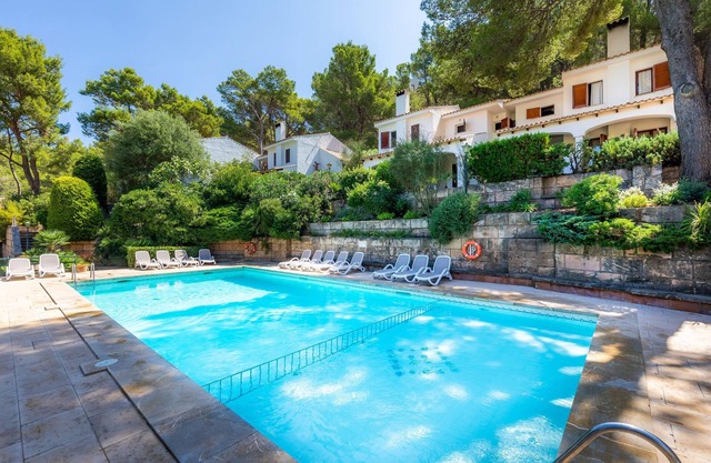 Belle Villa Botana 1 avec Jardin, Terrasse, Piscine & Wi-Fi