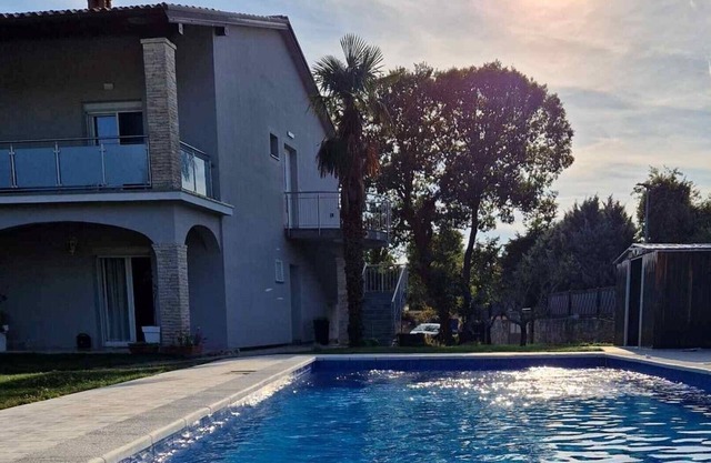 Beautiful Casa Nerlović with swimming pool