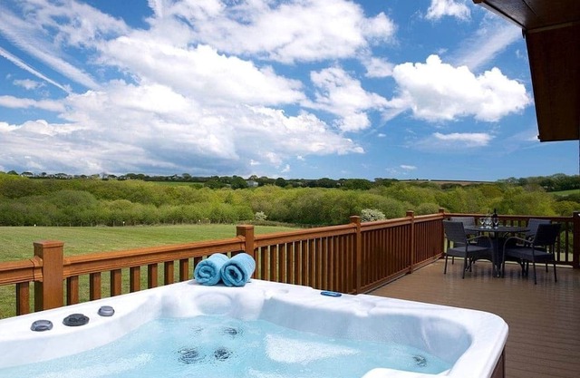 2 bedroom accommodation in Nr St Austell