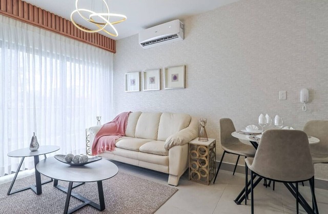 Beautiful Centric Apt, Full AC, Fast Wi-Fi, Pool, Gym, Near All