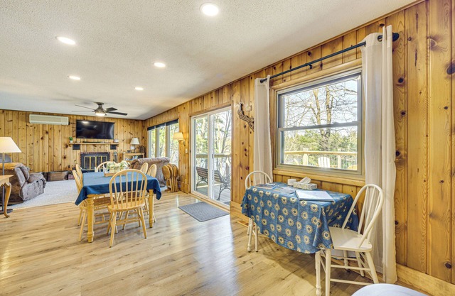 Beautiful Chetek Home w/ Prairie Lake Access!