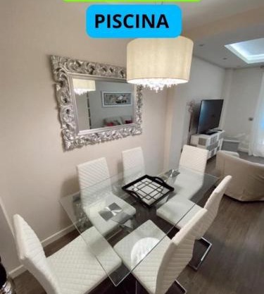 Beautiful & Cozy Apart. Pool & Parking-Downtown