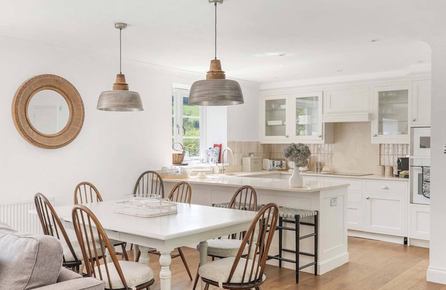 Beautiful Coach House with Padel Court & Hot Tub