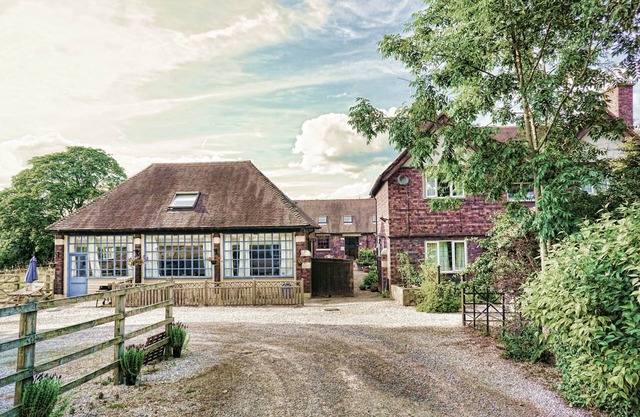 Belle Coach House, cadre de village idyllique, au bord du Peak District