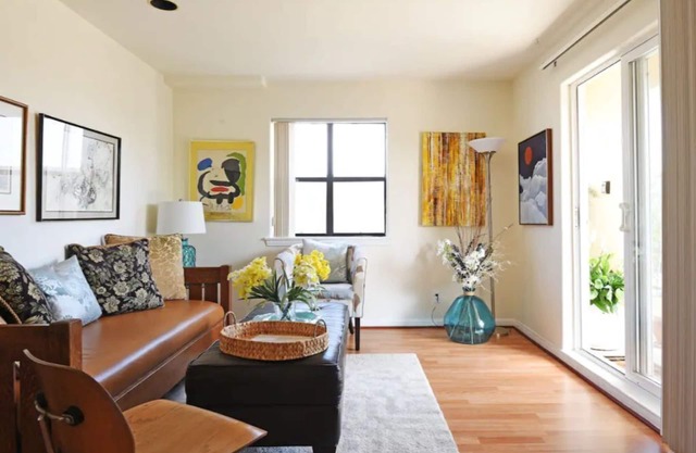 Beautiful & Comfy Beach Getaway - Queen Bed - Pkg!