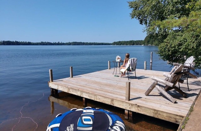 Condo récemment rénové sur le lac Manitowish avec une vue imprenable sur le lac