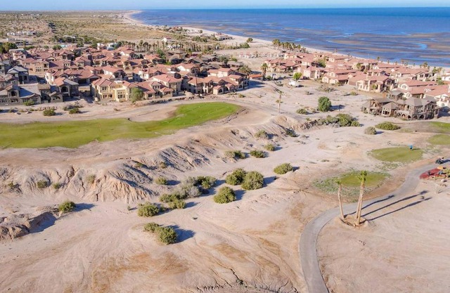 Beautiful Condo 43-2 with WiFi