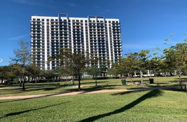 Beautiful Condo at Downtown Doral!