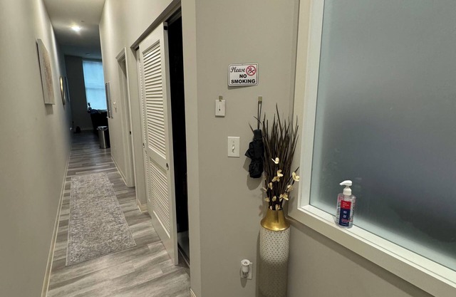 Beautiful Condo Downtown Cleveland With Free Parking