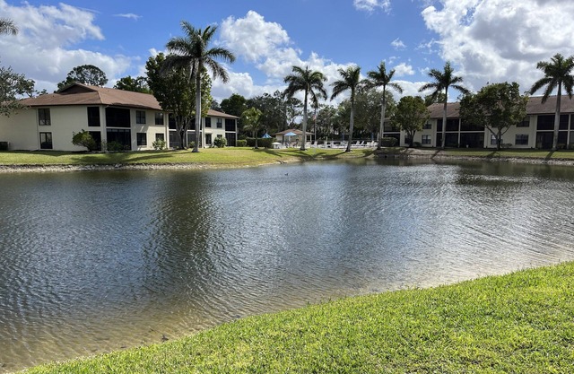 Beautiful condo in an excellent area … 10 minutes to the beach