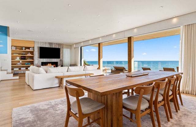 Beautiful, Contemporary Beach House In Malibu