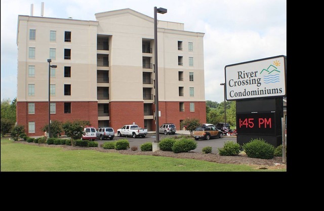 BEAUTIFUL&CONVENIENT.RIVERFRONT&MOUNTAIN VIEW. (ONLINE BOOKING) FREE CLEANING