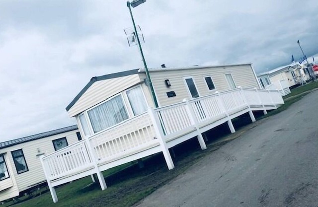 Beautiful cosy 2-Bed Caravan in Clacton-on-Sea